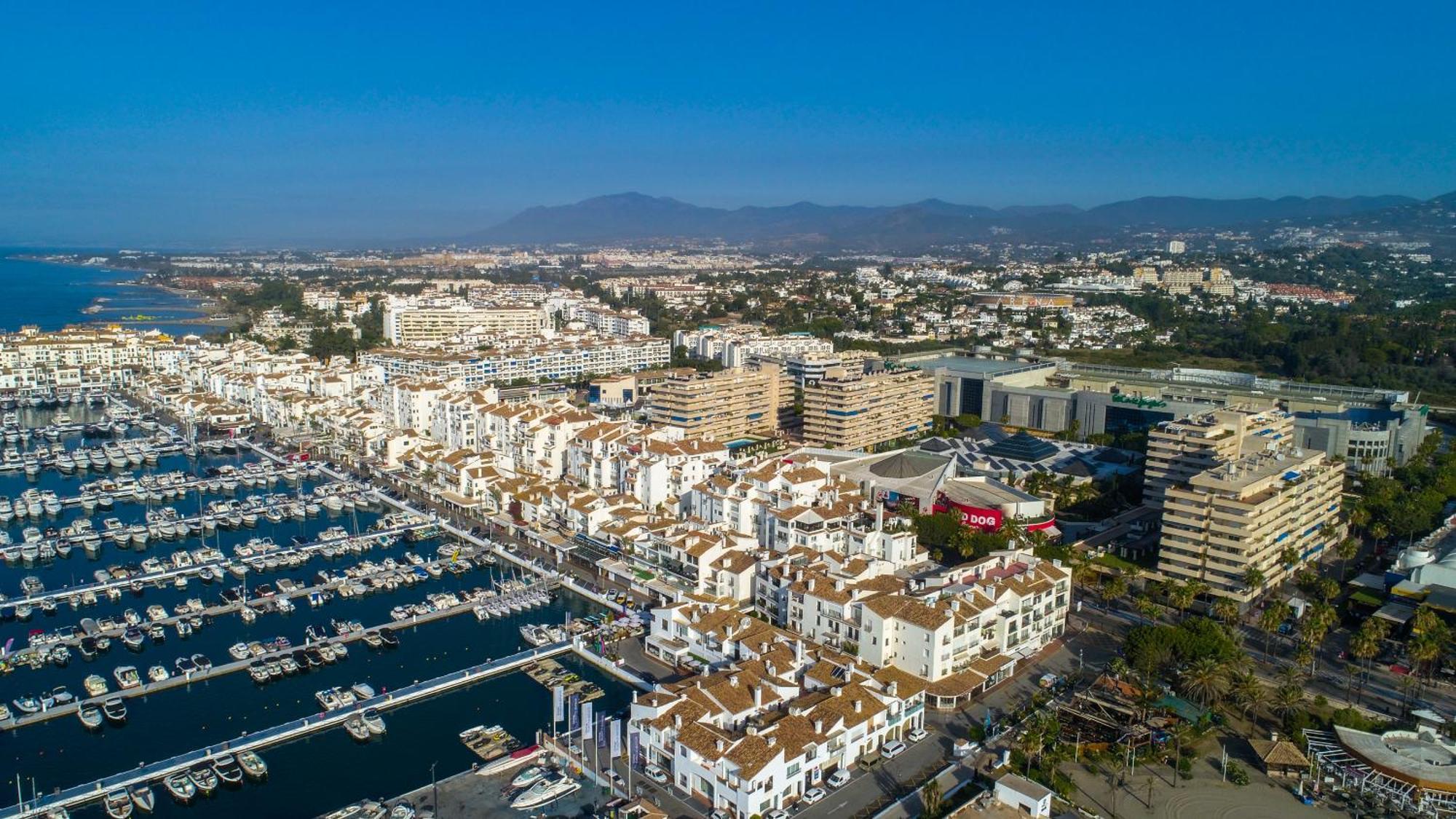 Marbella Banus Suites Exterior photo